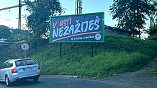 Provokativní billboard hokejových Litomic v sousedním Ústí nad Labem.
