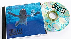 Nevermind, druhé a nejslavnjí album Nirvany na CD nosii