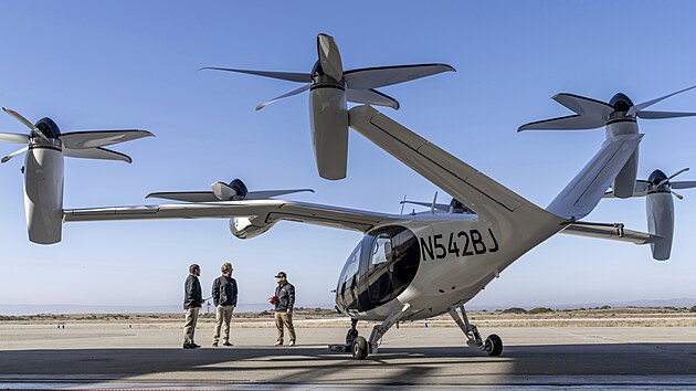 Archivn snmek z roku 2022 s jednm z prototyp letounu spolenosti Joby Aviation. Firma v z 2023 oznmila uzaven dohody o vrob elektrickch aero taxi.