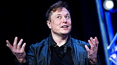 Majitel a editel firmy Tesla Elon Musk (9. bezna 2020)