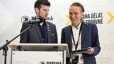 Vojtch Pikal a pedseda Ivan Barto na celostátním fóru Pirát (16. záí 2023)