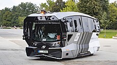 Na praském Výstaviti jezdí autonomní minibus (15. záí 2023)