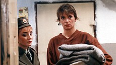 Veronika ilková a Ivana Chýlková v seriálu Pítelkyn z domu smutku (1992)