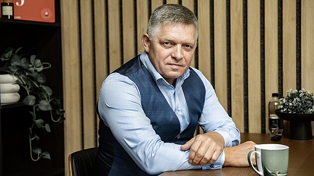 Lídr slovenské strany Směr-SD Robert Fico (18. září 2023) Lídr slovenské strany Směr-SD Robert Fico (18. září 2023)
