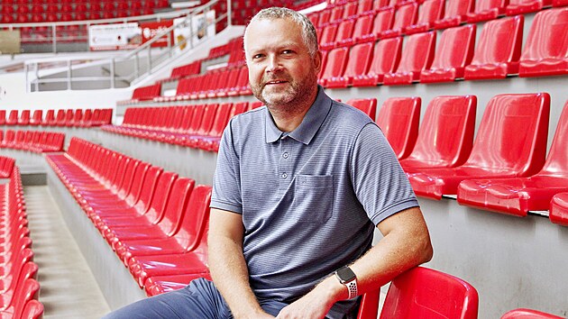 Jan Velikovský je ředitelem Sportovních zařízení města České Budějovice. Stará... Jan Velikovský je ředitelem Sportovních zařízení města České Budějovice. Stará...