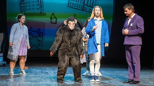 Zlínské divadlo připravilo Pohádku o stvoření. Snímek je ze zkoušky (září 2023)