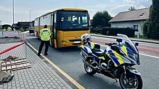 Policisté vystavili idii autobusu stopku, cestující si museli v Jaroslavi...