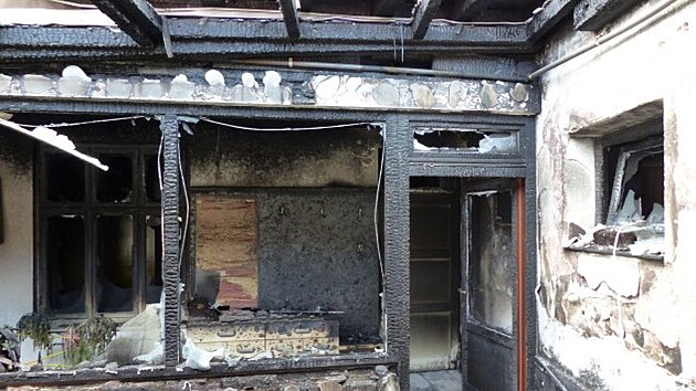 Vyhořelý dům Záviškových