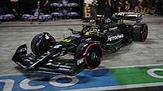 Lewis Hamilton z Mercedesu v kvalifikace Velké ceny Kataru F1.