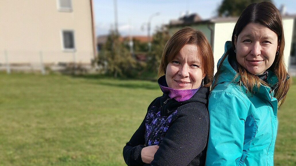 Lenka Havlíková (vlevo) vdí své seste Jan Plkové za ivot, ta jí darovala...