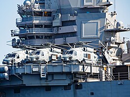 Letadlová lo amerického námonictva USS Gerald R. Ford kotví ped Splitem....