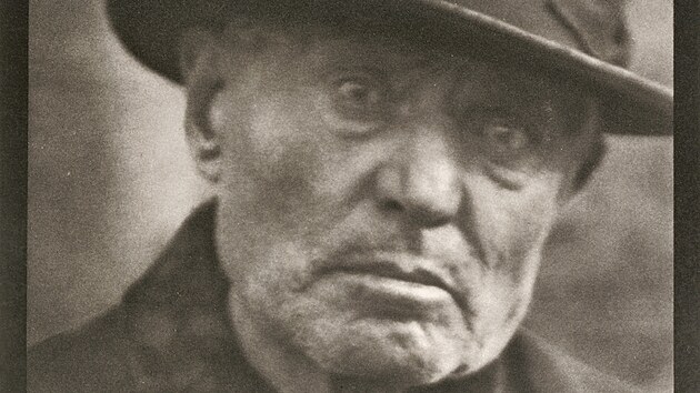 Své nejslavnější fotografie pořídil Paul Stand mezi newyorskou chudinou na Lower East Side (1916)