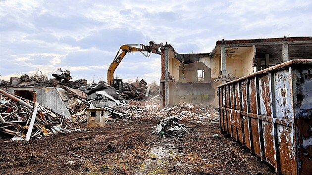 Chomutov bour bvalou zkladn kolu na sdliti Kamenn Vrch. (jen 2023)