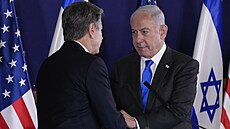 Izraelský premiér Benjamin Netanjahu a americký ministr zahranií Antony...