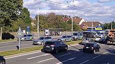 Záchyt migrant blokoval dopravu na hlavní tíd ve Zlín. (16. íjen 2023)