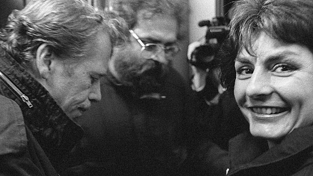 Vclav Havel v budov Melantrichu (24. listopadu 1989)
