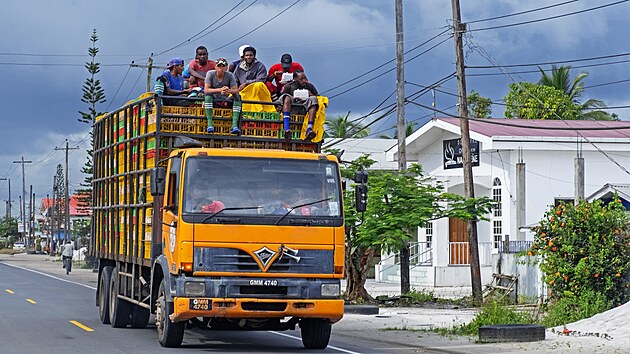 Venezuela si nrokuje zem v sousedn Guyan. Tvrd, e pravou hranic mezi obma zemmi je eka Essequibo. Na snmku je obec Soesdyke na severu Guyany. (7. ervna 2023)