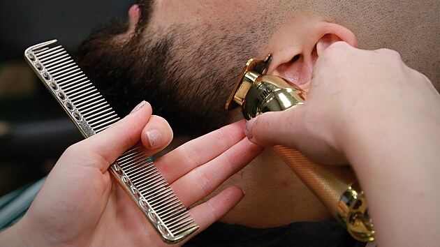 Liberec, 21. 8. 2023, 23. barber walk in, OC Plaza