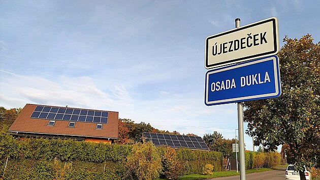 Zpracovatelský závod ml stát v Újezdeku u Teplic. Vystupovali proti tomu starostové i obané.