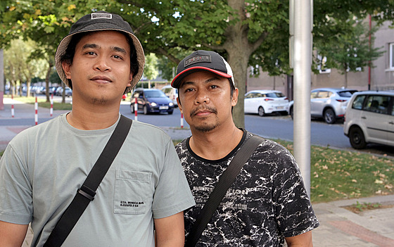 Filipínci, 27letý Gerald Tejano (vlevo) a 42letý Zydrex Bansales, přijeli...