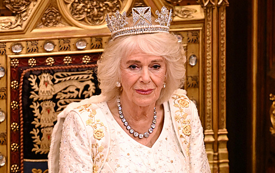 Královna Camilla na otevení zasedání nového období britského parlamentu...