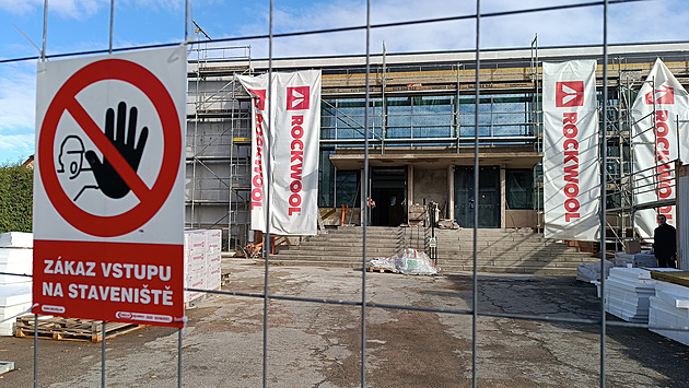 Rekonstrukci kulturního domu v Pibyslavi prodluují rzné neoekávané...