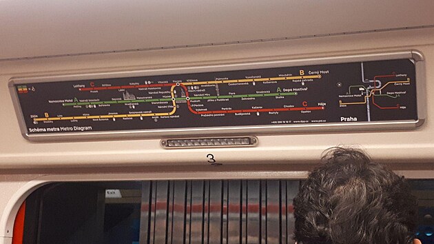 Nov schma v metru (1. listopadu 2023)