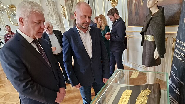 Podle odborníků byl šperk původně s největší pravděpodobností ozdobou hlavy. (1. listopadu 2023)