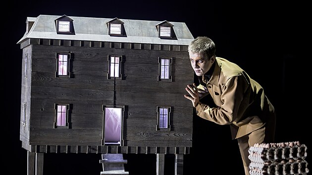 Zdeněk Piškula v představení Valérie a týden divů