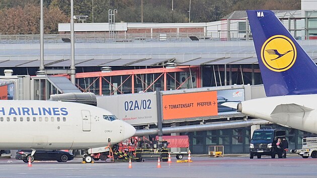 Letiště v Berlíně, Stuttgartu a Hamburku zrušila kvůli dnešní stávce všechny odlety a velkou část příletů. Další německá letiště včetně Frankfurtu nad Mohanem provoz také omezila. Některých spojů s Prahou se opatření dotkla taky.