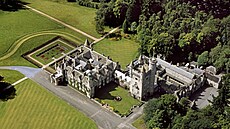 Hrad Balmoral ve skotském Aberdeenshire je sám o sob docela kapesní. Ostatn,...