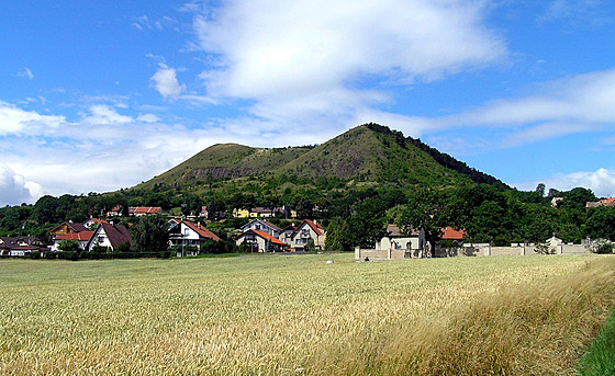 eské stedohoí - Pohled na Ranou od silnice