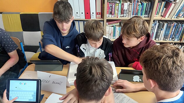 Jedna ze čtyř skupin dostala za úkol vyhledat co nejvíce informací o popraveném Josefu Boháčovi.