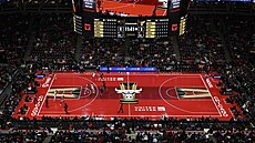 Pi domácích utkáních nového vloeného turnaje NBA se palubovka Chicago Bulls...