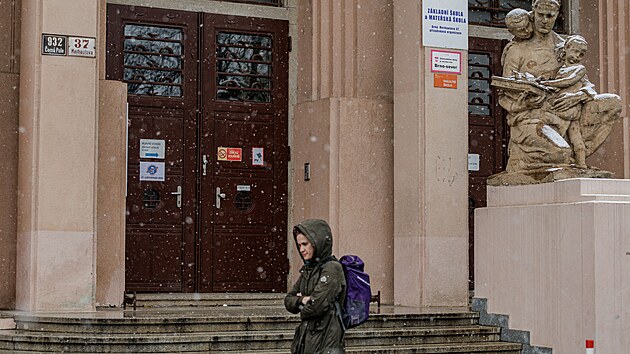 Na základní a mateřské škole Merhautova v Brně zvolili celodenní výstražnou stávku (27. 11. 2023).