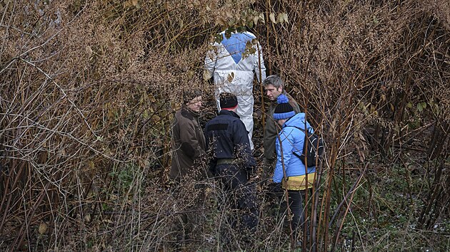 Myslivec v Ostravě omylem zastřelil rybáře, spletl si ho s divočákem. (25. listopadu 2023)