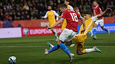 eský fotbalista David Doudra stílí vedoucí gól v utkání kvalifikace o Euro...