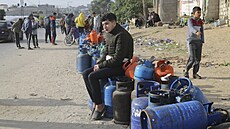 Do Pásma Gazy i v druhý den pímí proudí dodávky humanitární pomoci  lék,...
