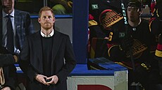 Princ Harry na hokejovém zápase Vancouver Canucks proti San Jose Sharks...