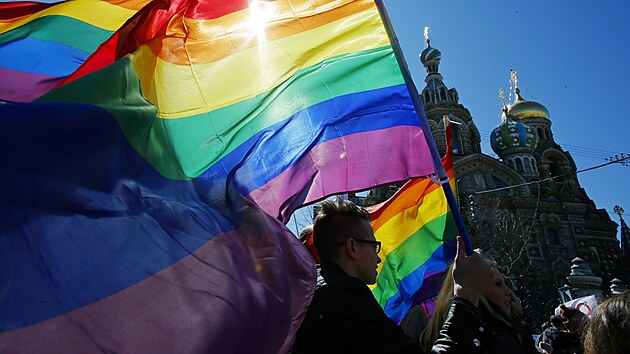 Aktivist za prva LGBT komunity protestuj v Rusku. (1. kvtna 2013)