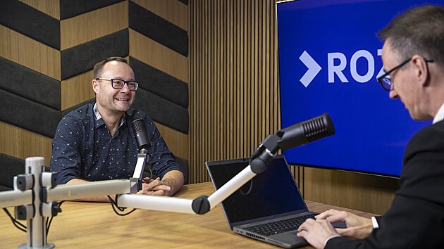 Hostem pořadu Rozstřel je Adam Suchý, klinický psycholog a psychoterapeut.