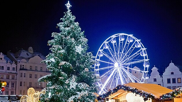 Vánoční atmosféra na trzích na náměstí Republiky v Plzni (5. prosince 2023)