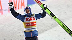 Stefan Kraft se raduje z vítzství v Lillehammeru