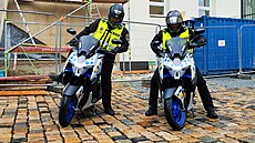 Mimo kamery se městští policisté v Jablonci dovybavili také dvěma skútry značky... Mimo kamery se městští policisté v Jablonci dovybavili také dvěma skútry značky...