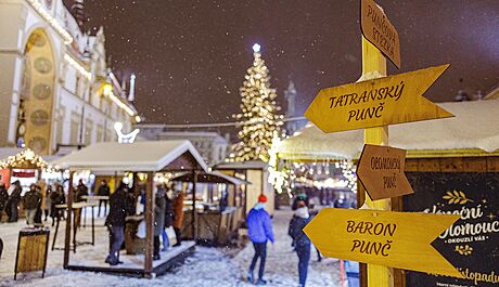 Olomoucké vánoní trhy i letos nabízejí stánky s rozliným zboím, ale také...
