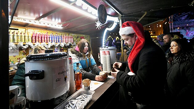 Vánoční trhy na Lidickém náměstí v Ústí nad Labem (prosinec 2023)