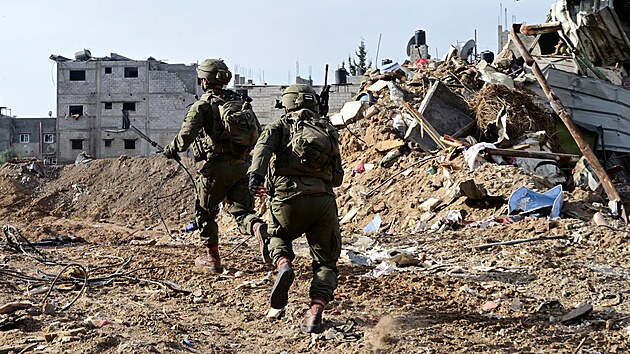 Izraelt vojci operuj v Psmu Gazy. (10. prosince 2023)