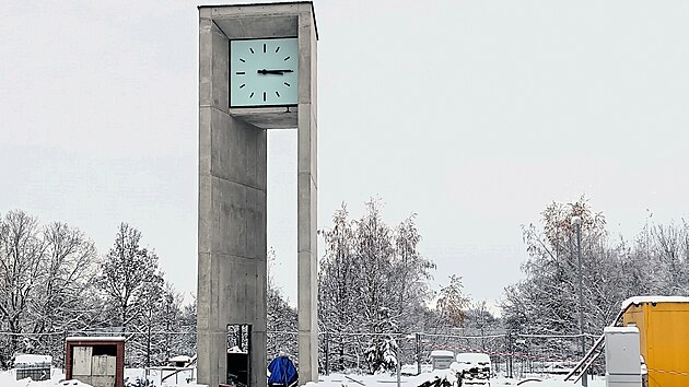 Součástí stavby nové nádražní budovy v Aši je i tato věž s hodinami.