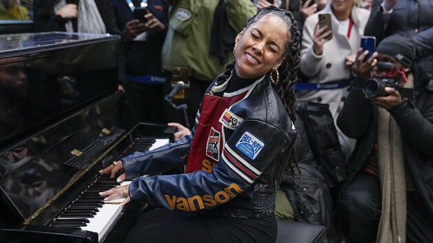 Americk zpvaka Alicia Keys vystoupila na londnskm ndra St. Pancras. (11. prosince 2023)