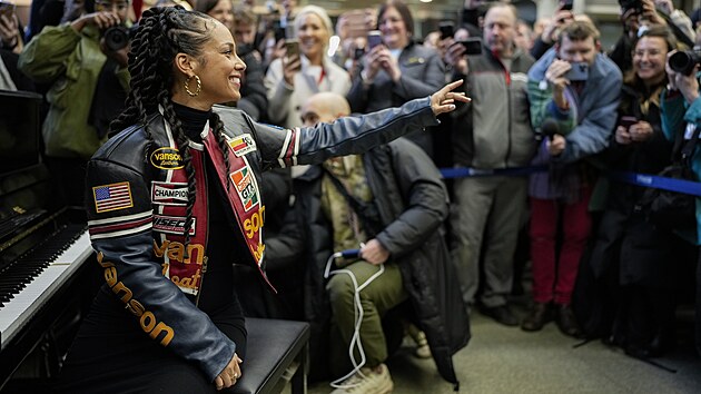 Americk zpvaka Alicia Keys vystoupila na londnskm ndra St. Pancras. (11. prosince 2023)